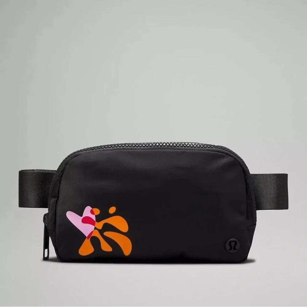🆕🌈 Lululemon Everywhere Belt Bag Pride Black